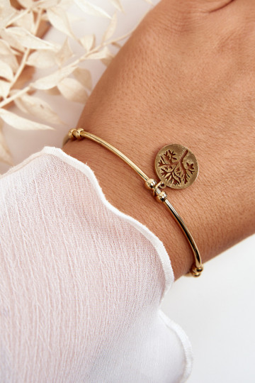 De armband is goud