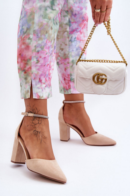 Suede schoenen met sprankelende oogjes in beige kleur Diamond