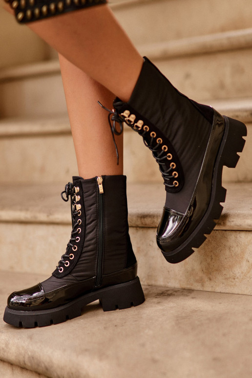 Verwarmde laarzen met brede hakken in de zwarte kleur Saranema Verwarmde laarzen met brede hakken in de zwarte kleur Saranema