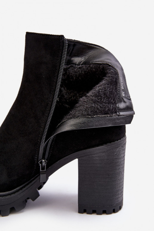 Suede Laarzen met hoge hakken met ornamenten in de zwarte kleur Menoria Suede Laarzen met hoge hakken met ornamenten in de zwarte kleur Menoria