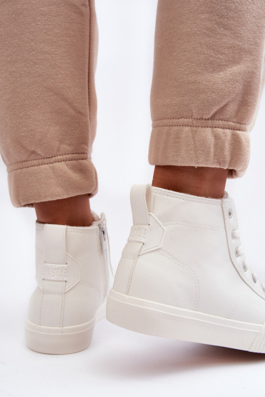 Verwarmde vrijetijdsschoenen met ritsen in witte kleur Big Star MM274017 Verwarmde vrijetijdsschoenen met ritsen in witte kleur Big Star MM274017