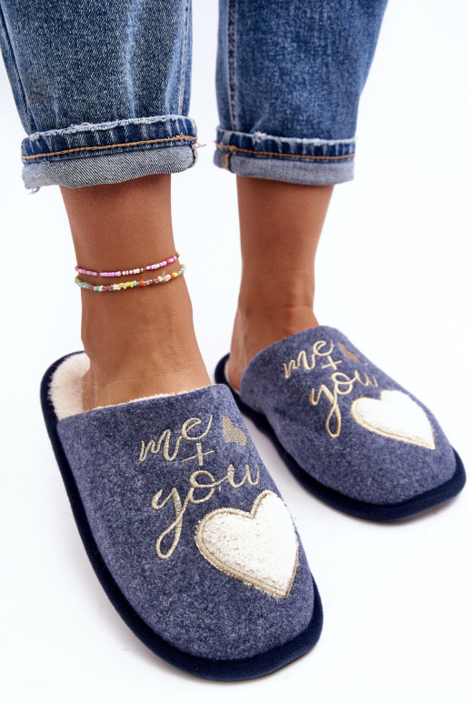 Mabira, een klassiek model, wordt opgewarmd door een stoer model in blauwe kleur Mabira, een klassiek model, wordt opgewarmd door een stoer model in blauwe kleur