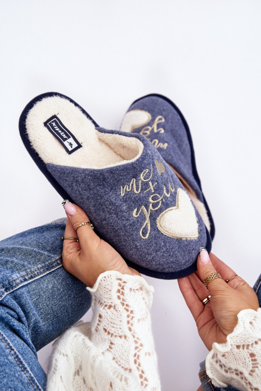 Mabira, een klassiek model, wordt opgewarmd door een stoer model in blauwe kleur Mabira, een klassiek model, wordt opgewarmd door een stoer model in blauwe kleur