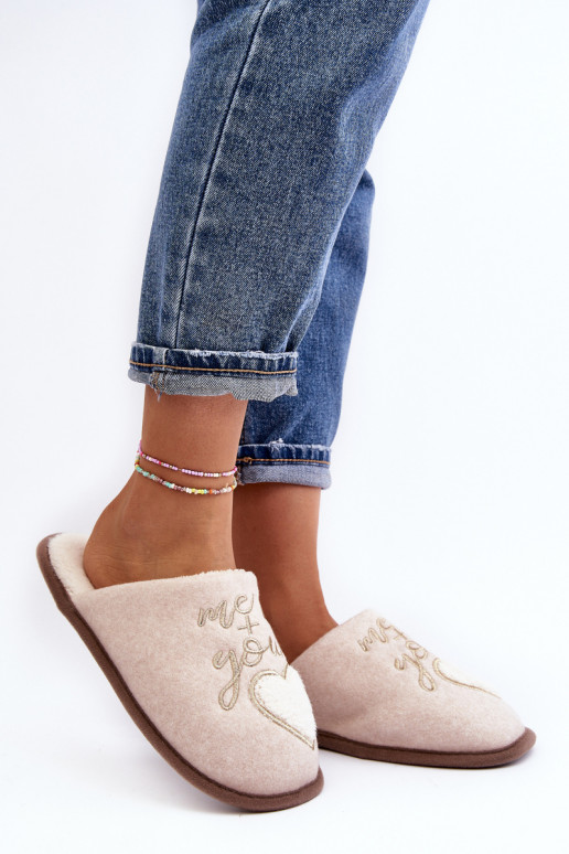 Klassiek model Slippers Warme beige kleur Mabira van het resistente model Klassiek model Slippers Warme beige kleur Mabira van het resistente model