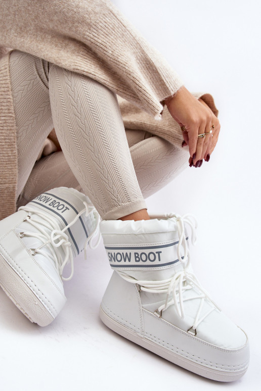 Winterlaarzen met veters in de witte kleur Soia Winterlaarzen met veters in de witte kleur Soia