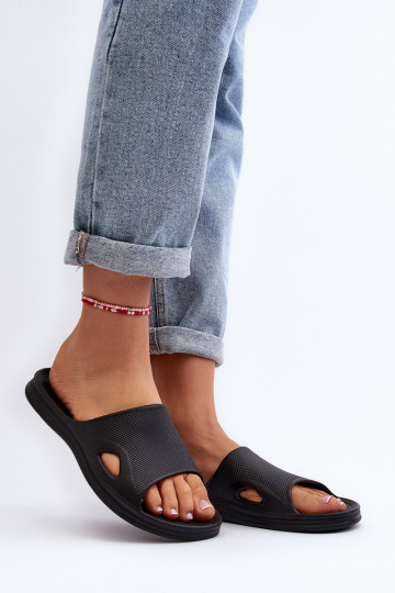 Klassiek model Damesslippers in de kleur zwart Juniria 2