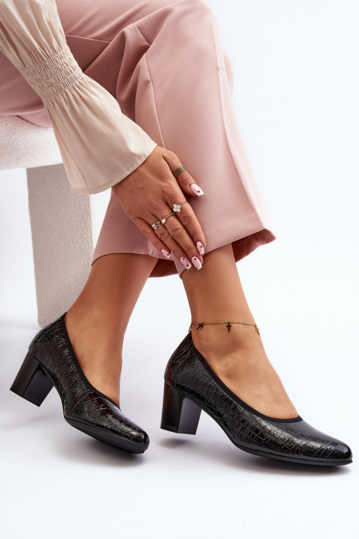 met lakeffect Schoenen met opdruk zwarte kleur Cynania met lakeffect Schoenen met opdruk zwarte kleur Cynania