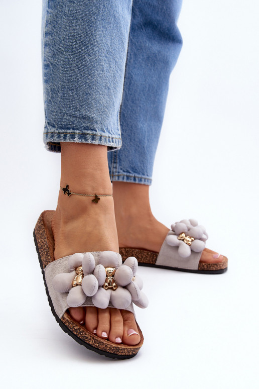 Damespantoffels met mooie details in de grijze kleur Bunlia Damespantoffels met mooie details in de grijze kleur Bunlia