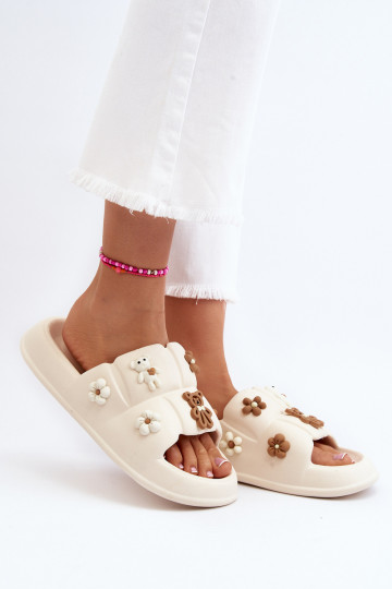 Lichtgewicht pantoffels met mooie details in beige Cambrina 2