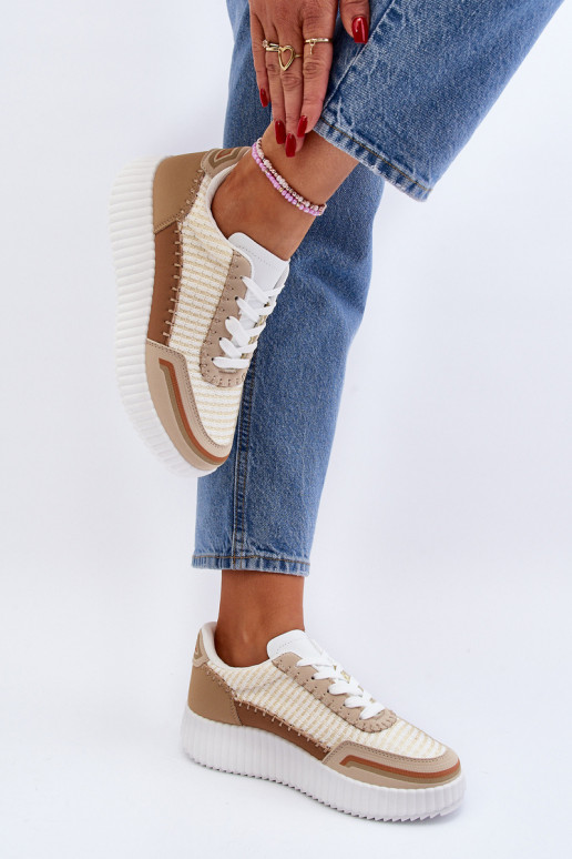 Sneakers model schoenen met een beige platform Redala