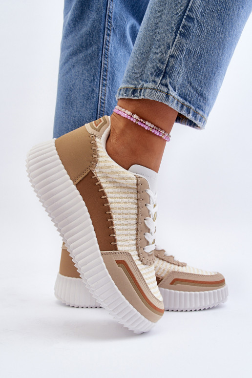 Sneakers model schoenen met een beige platform Redala