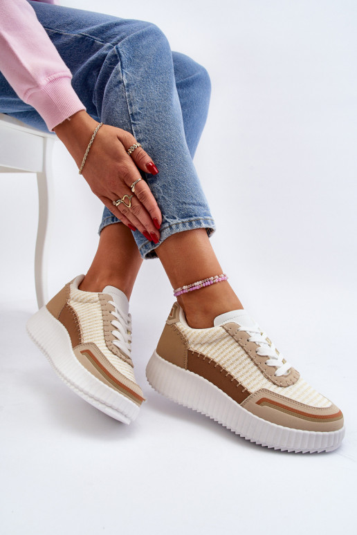Sneakers model schoenen met een beige platform Redala