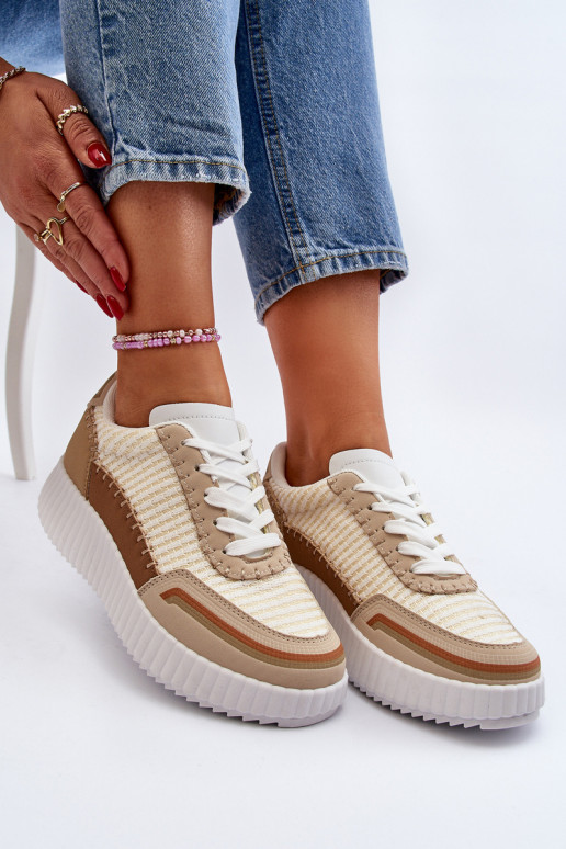 Sneakers model schoenen met een beige platform Redala