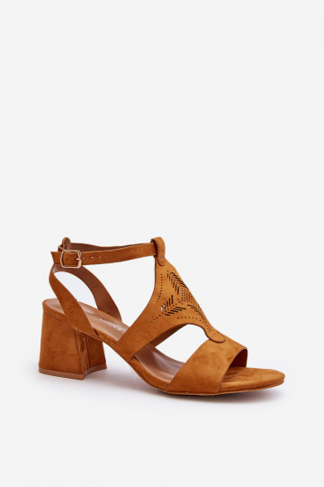 Sandalen met lage hak in de bruine kleur Eleriva