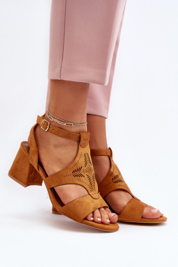 Sandalen met lage hak in de bruine kleur Eleriva 2