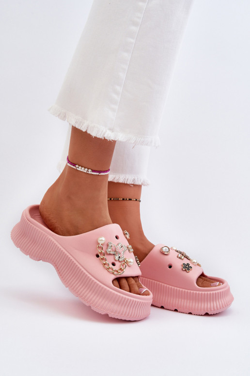 Lichte pantoffels met mooie details in roze Afariana Lichte pantoffels met mooie details in roze Afariana