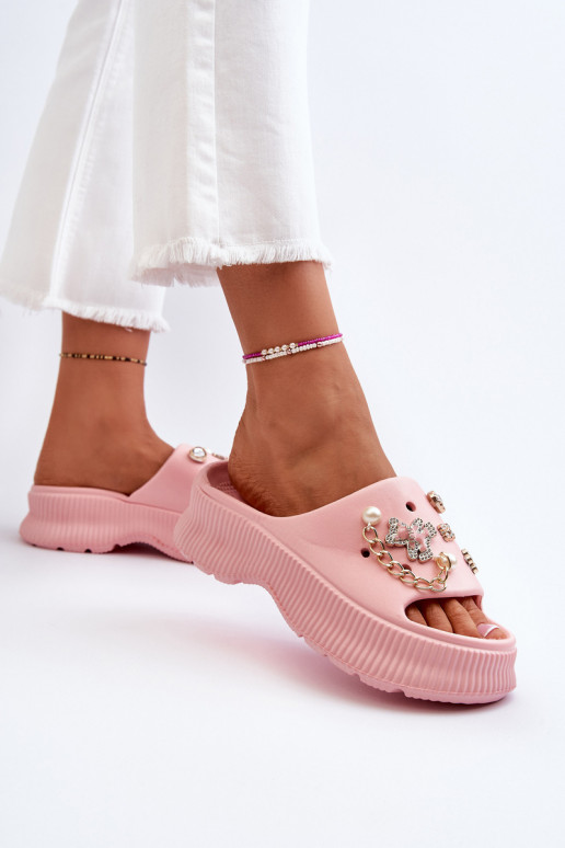 Lichte pantoffels met mooie details in roze Afariana Lichte pantoffels met mooie details in roze Afariana