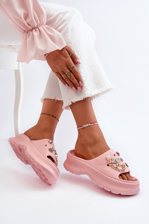 Lichte pantoffels met mooie details in roze Afariana Lichte pantoffels met mooie details in roze Afariana