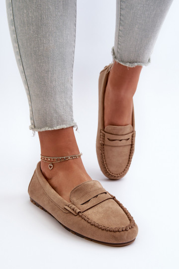 Klassiek model damesmocassins gemaakt van suède beige Glimris