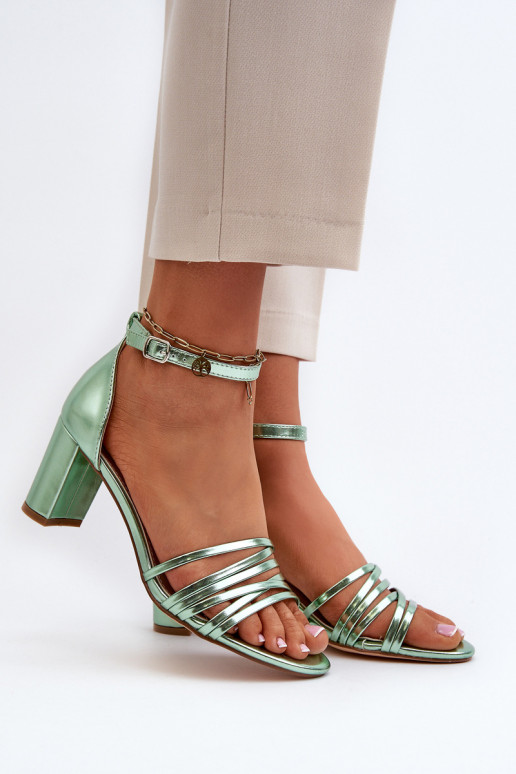 Sandalen met hak en bandjes in het groen Enitia
