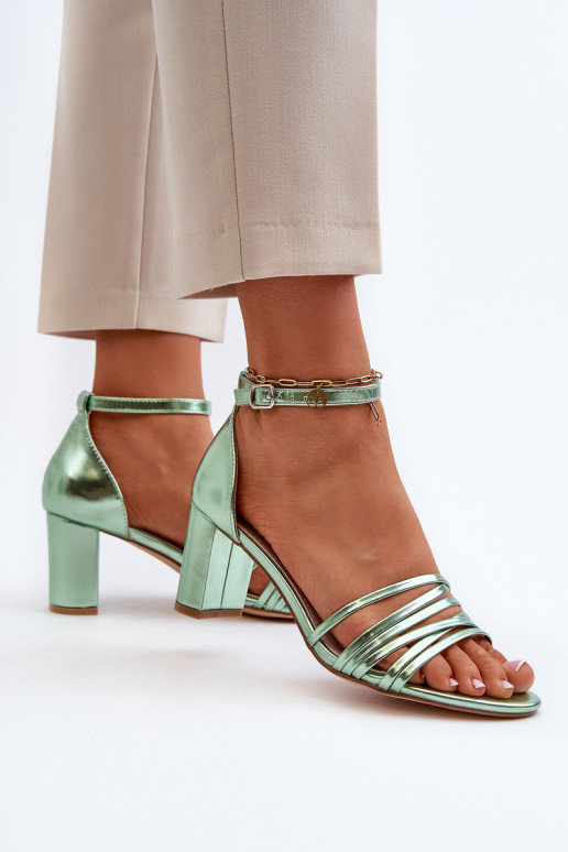 Sandalen met hak en bandjes in het groen Enitia