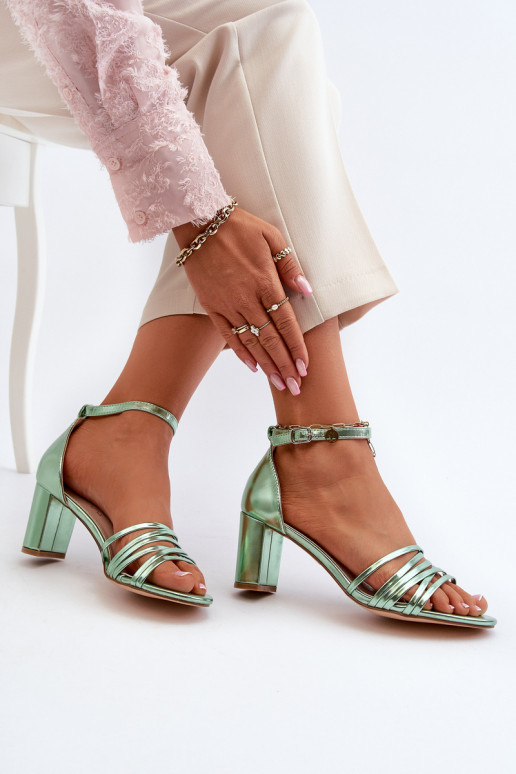 Sandalen met hak en bandjes in het groen Enitia