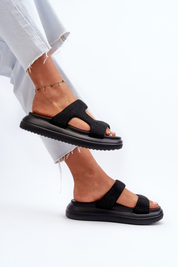 Versierde damesslippers met plateau in de kleur zwart Jestella 2