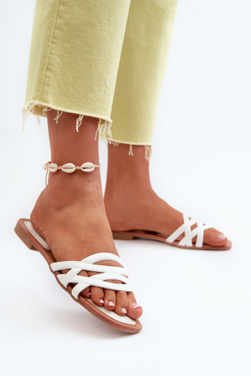 Dames slippers van kunstleer met brede hakken witte kleur Moldela 2