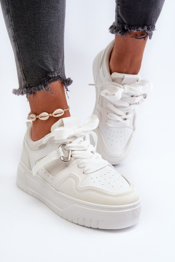 Sneakers model schoenen met een plateau gemaakt van ecoleer in de kleur wit Moun