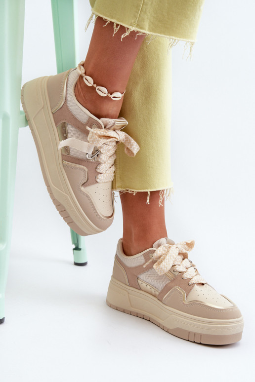 Sneakers model schoenen met een platform gemaakt van eco leer beige Moun Sneakers model schoenen met een platform gemaakt van eco leer beige Moun