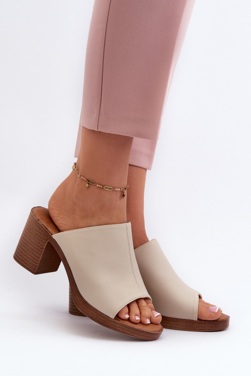 Elegante stijl Damespantoffels met hakken beige kleur Varnila Elegante stijl Damespantoffels met hakken beige kleur Varnila