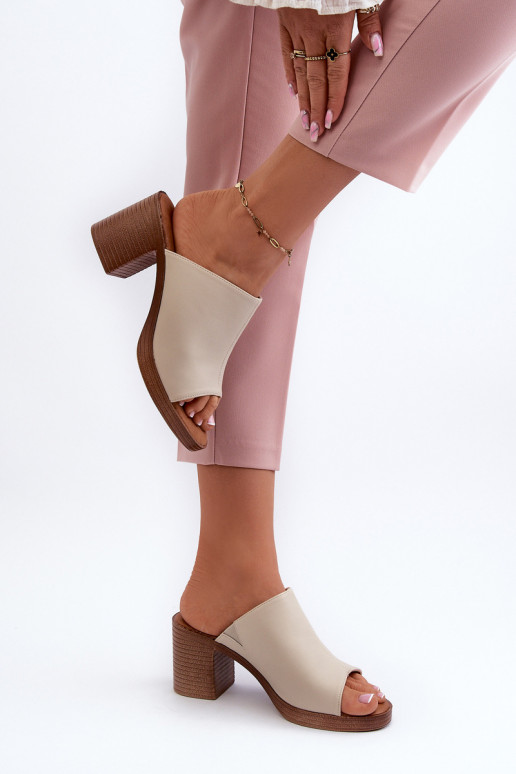 Elegante stijl Damespantoffels met hakken beige kleur Varnila Elegante stijl Damespantoffels met hakken beige kleur Varnila