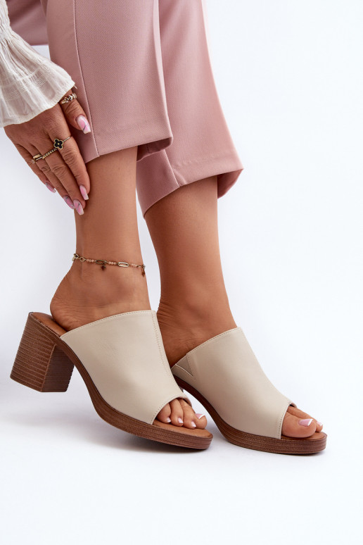 Elegante stijl Damespantoffels met hakken beige kleur Varnila Elegante stijl Damespantoffels met hakken beige kleur Varnila