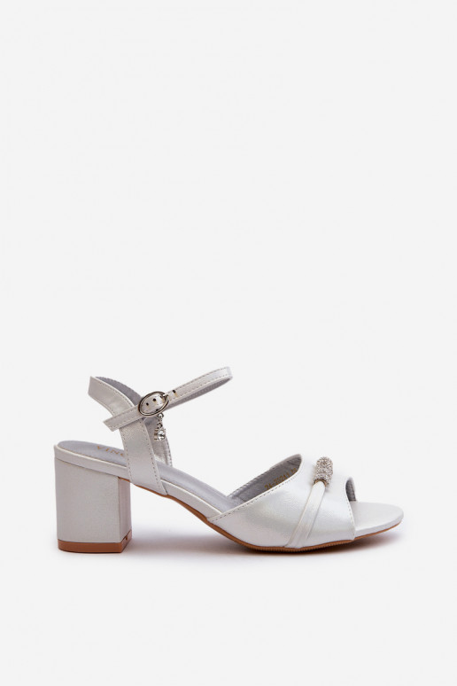 Damessandalen Eko met hakken met mooie details in zilverkleur Narhi