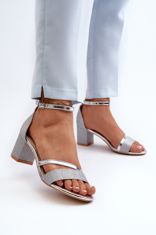 Ploemis glanzende sandalen met lage hak in zilver Ploemis glanzende sandalen met lage hak in zilver