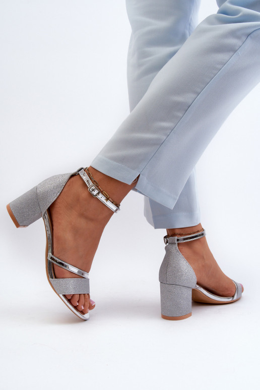 Ploemis glanzende sandalen met lage hak in zilver Ploemis glanzende sandalen met lage hak in zilver