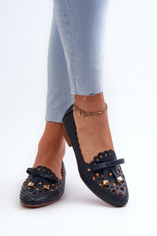 Opengewerkte ballerina's met linten in donkerblauw Unstable