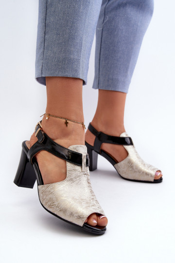 Damessandalen met hoge hak gemaakt van eco-leer in de goudzwarte kleur Queenmarie