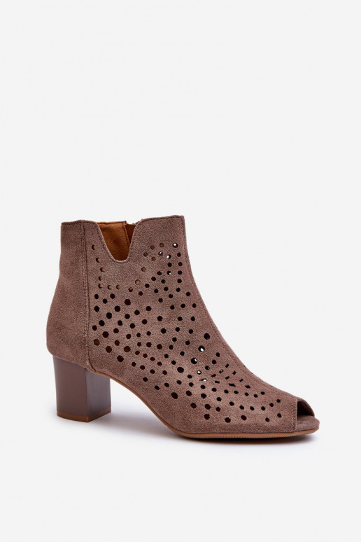 Opengewerkte dameslaarzen van biologisch suède met hoge hak en open neus Bruin Halania