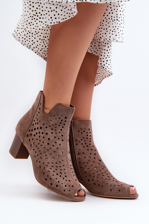 Opengewerkte dameslaarzen van biologisch suède met hoge hak en open neus Bruin Halania