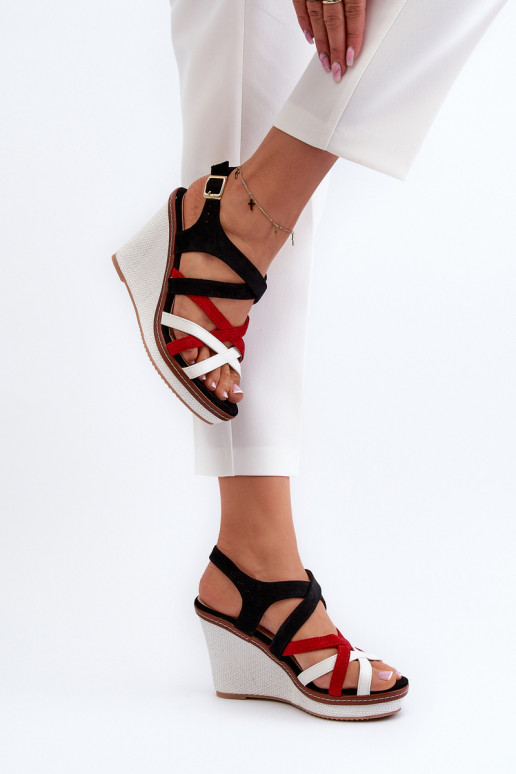 Plateausandalen met bandjes in de kleur zwart Ellen Plateausandalen met bandjes in de kleur zwart Ellen