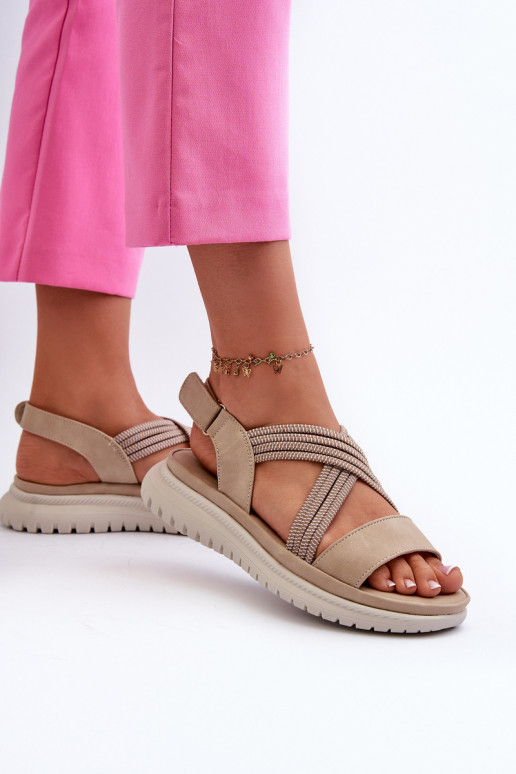 Comfortabele sandalen met zelfklevende sluitingen in beige kleur Ceclea Comfortabele sandalen met zelfklevende sluitingen in beige kleur Ceclea