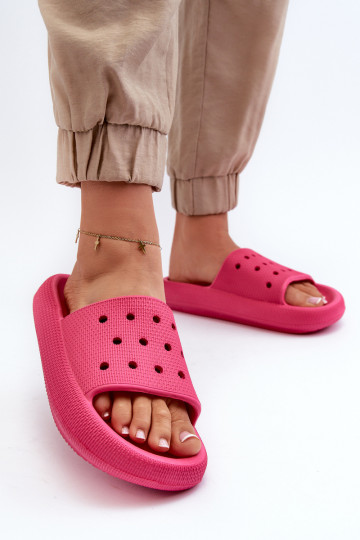 Lichte pantoffels met massieve zool in roze kleur Beula
