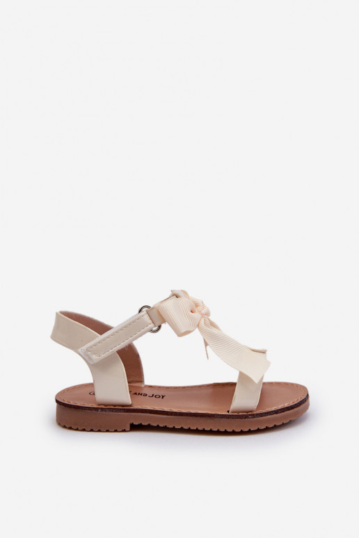 Joratia lakleren sandalen voor kinderen met linten en zelfklevende sluitingen in ivoor Joratia lakleren sandalen voor kinderen met linten en zelfklevende sluitingen in ivoor