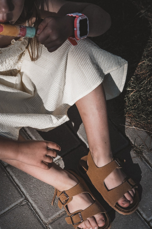 sandalen Kinderplatform met zelfklevende sluitingen bruine kleur Rorria