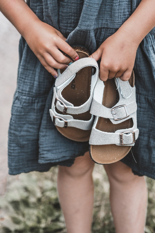 sandalen Kinderplatform met zelfklevende sluitingen grijze kleur Rorria