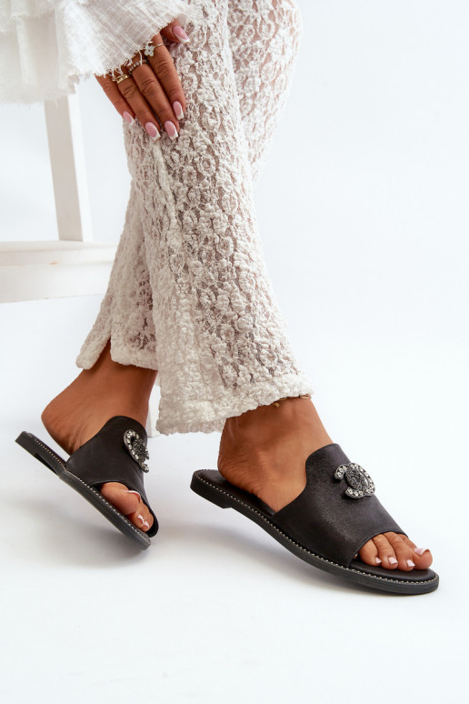 Elegante stijl Damespantoffels met glans met ornamenten S.Barski KV27-050 zwarte kleur Elegante stijl Damespantoffels met glans met ornamenten S.Barski KV27-050 zwarte kleur