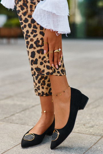 Schoenen met lage hak Z gemaakt van eco-suède S.Barski KV27-037 zwarte kleur