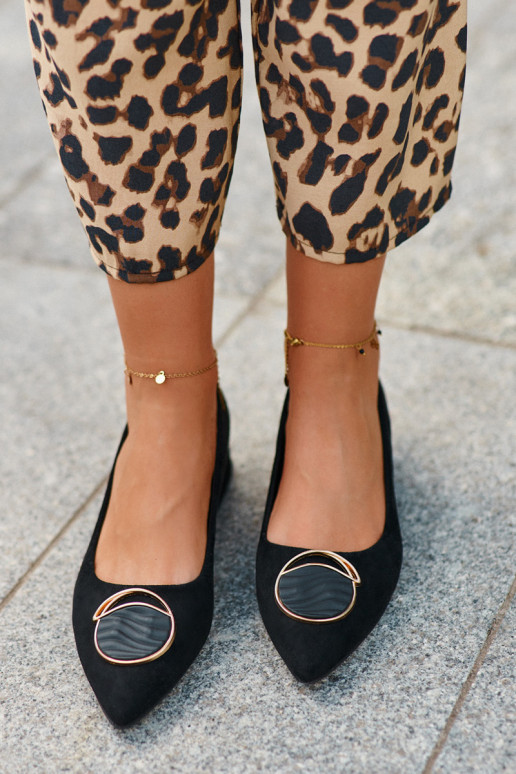 Schoenen met lage hak Z gemaakt van eco-suède S.Barski KV27-037 zwarte kleur