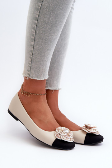 Ballerina's Dames Eco-leer met sierlijke Detalem beige Divinella 2